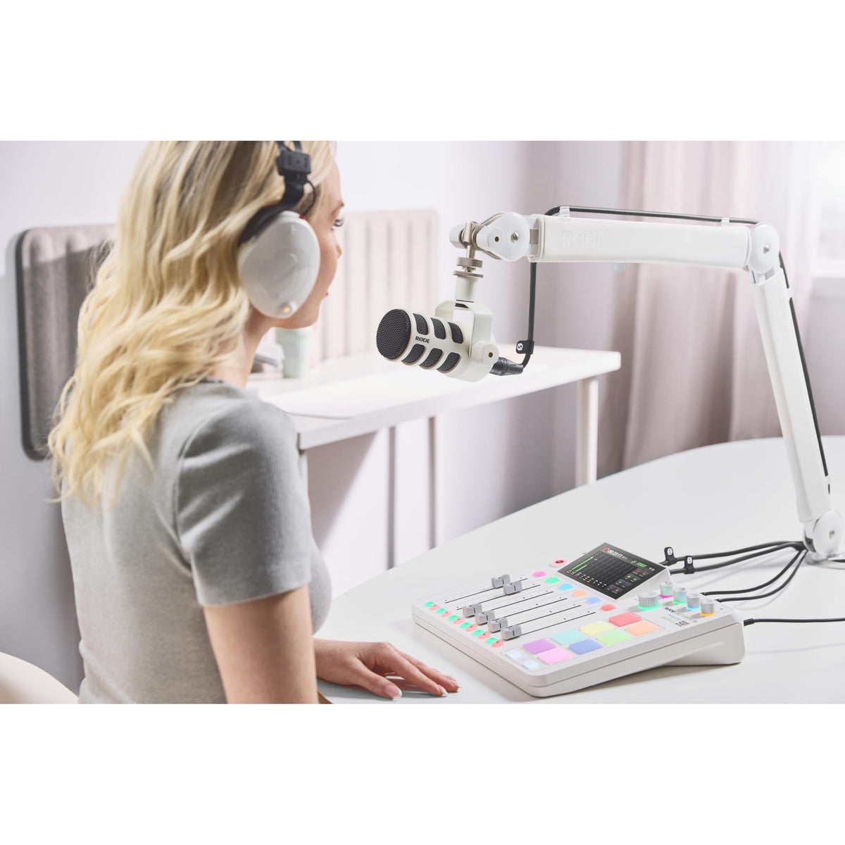 White Cardioid Dynamic Broadcast Microphone with XLR Cable A36582