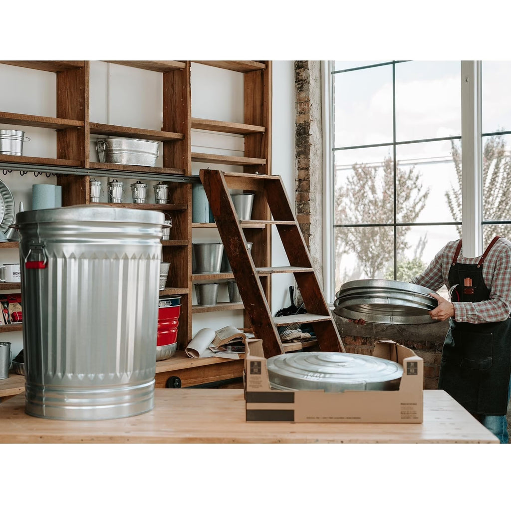 31 Gallon Galvanized Steel Storage Can with Lid D499